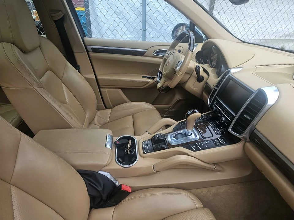 2014 Porsche 958 Cayenne S - Image 14 of 20