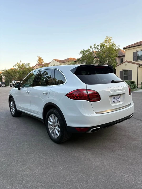 2014 Porsche 958 Cayenne S - Image 5 of 19