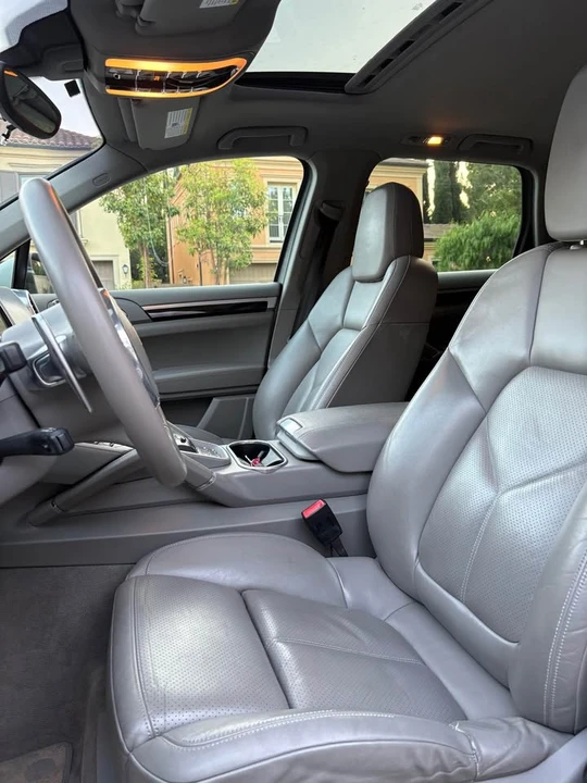 2014 Porsche 958 Cayenne S - Image 16 of 19