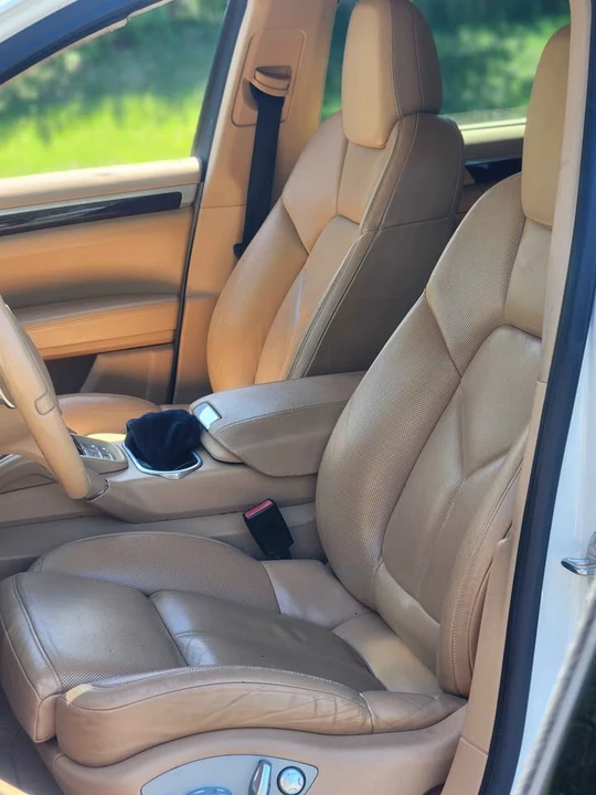 2014 Porsche 958 Cayenne S - Image 13 of 16