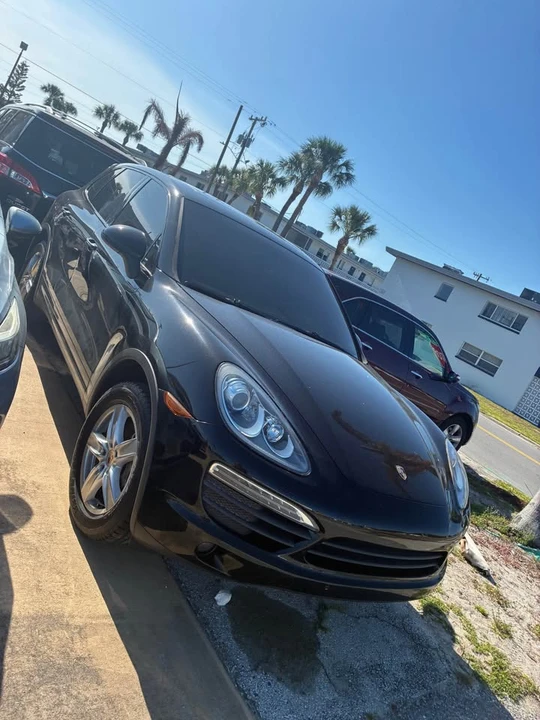2014 Porsche 958 Cayenne S - Image 2 of 4