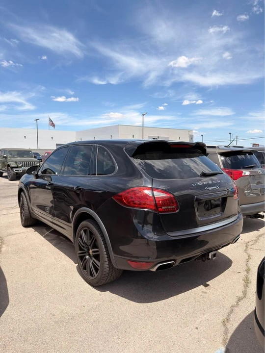 2014 Porsche 958 Cayenne S - Image 2 of 5