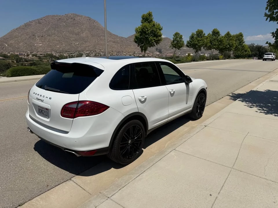 2014 Porsche 958 Cayenne S - Image 6 of 15