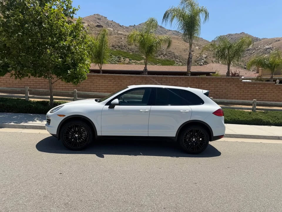 2014 Porsche 958 Cayenne S - Image 8 of 15