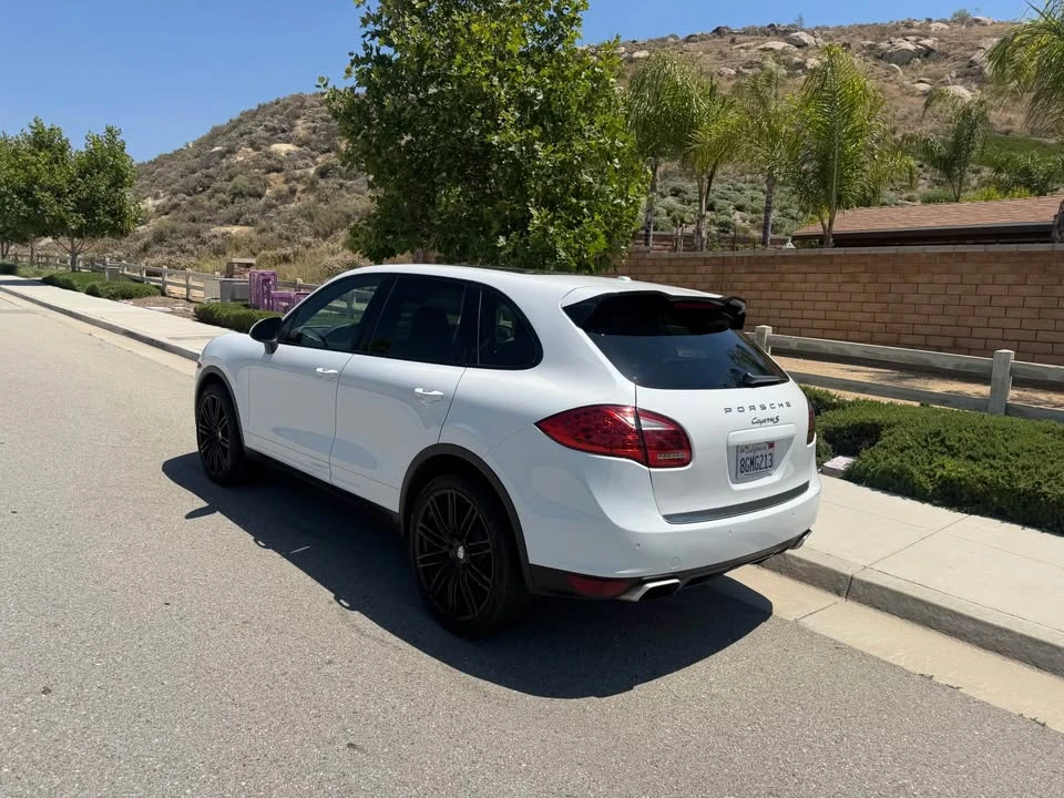 2014 Porsche 958 Cayenne S - Image 7 of 15