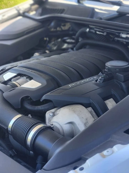 2014 Porsche 958 Cayenne S - Image 14 of 16