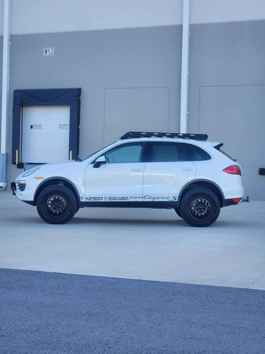 2014 Porsche 958 Cayenne S - Image 2 of 14