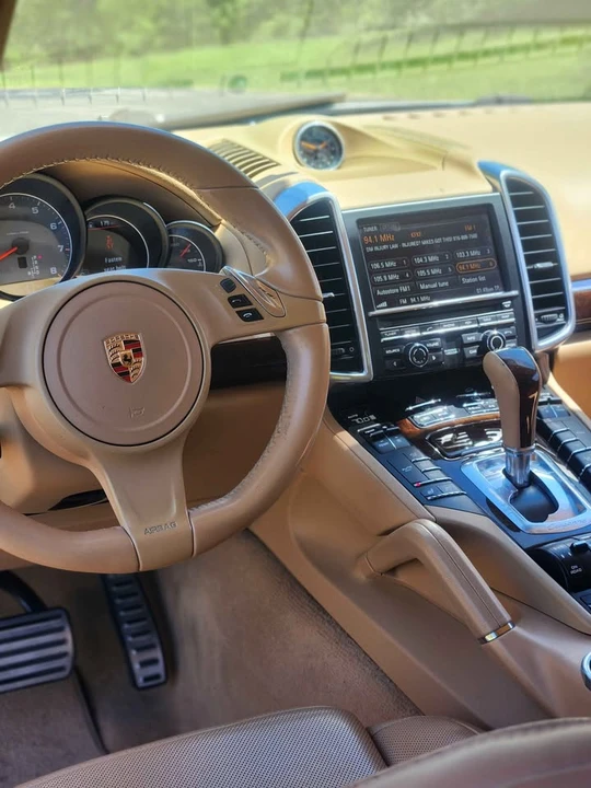 2014 Porsche 958 Cayenne S - Image 12 of 16