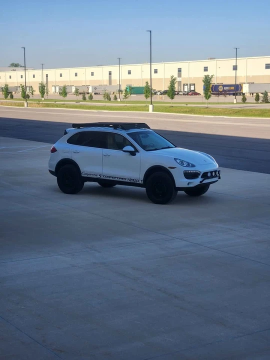 2014 Porsche 958 Cayenne S - Image 8 of 14