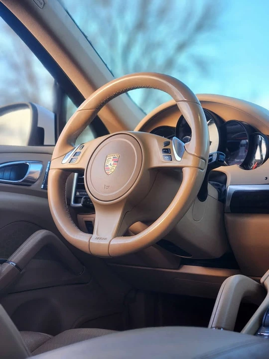 2014 Porsche 958 Cayenne S - Image 11 of 16