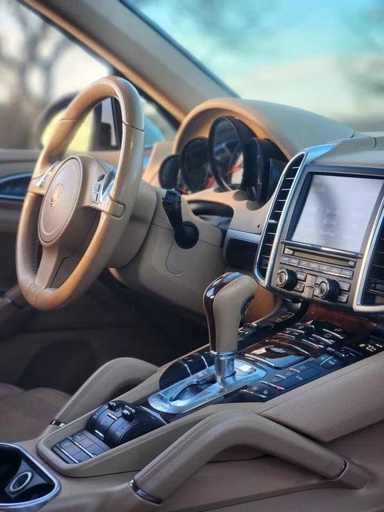 2014 Porsche 958 Cayenne S - Image 14 of 16