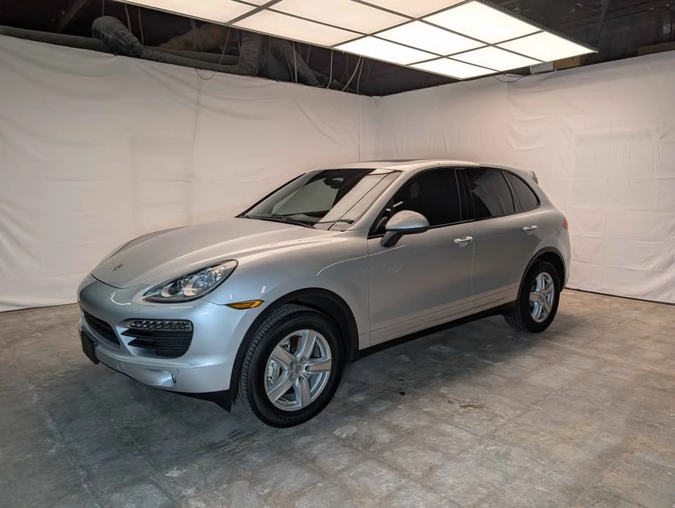 2014 Porsche 958 Cayenne S - Image 3 of 12