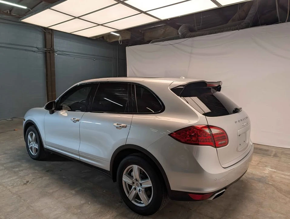 2014 Porsche 958 Cayenne S - Image 4 of 12