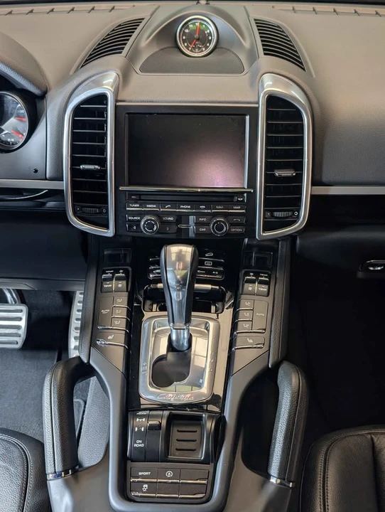2014 Porsche 958 Cayenne S - Image 8 of 12