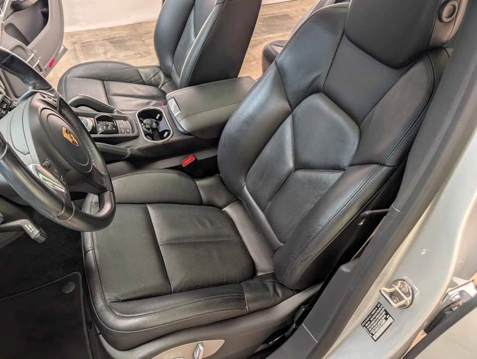 2014 Porsche 958 Cayenne S - Image 7 of 12