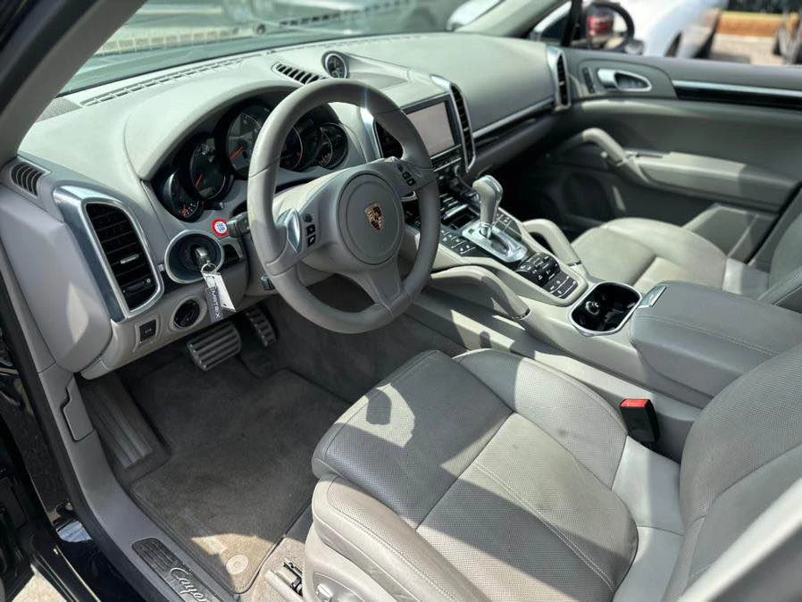 2014 Porsche 958 Cayenne S - Image 8 of 15