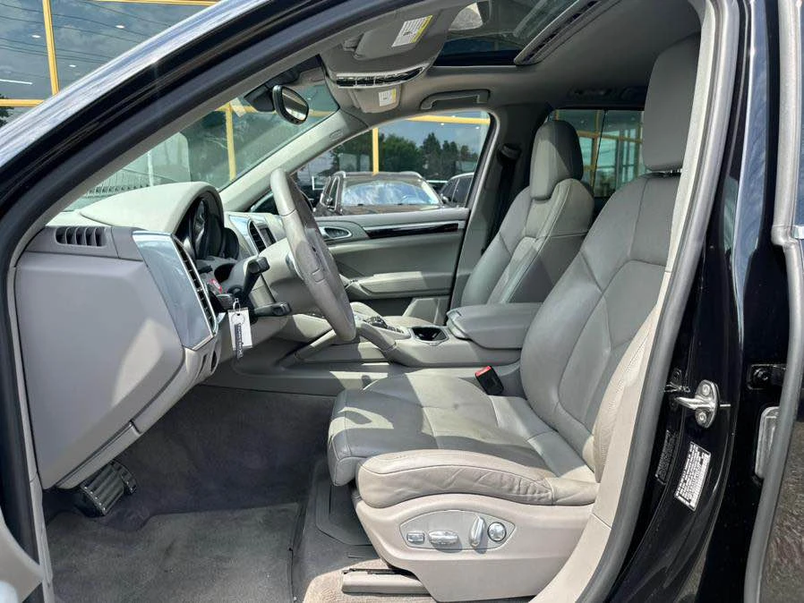 2014 Porsche 958 Cayenne S - Image 12 of 15