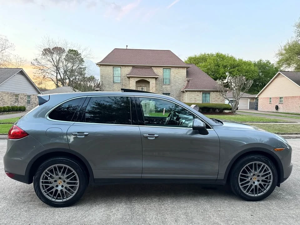 2014 Porsche 958 Cayenne S - Image 7 of 16