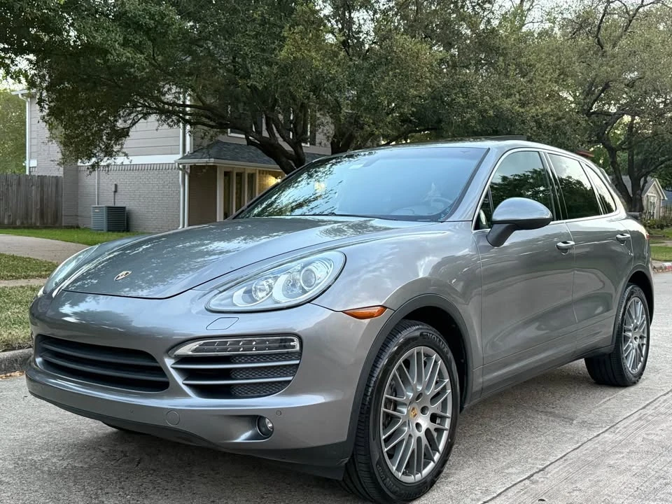 2014 Porsche 958 Cayenne S - Image 2 of 16
