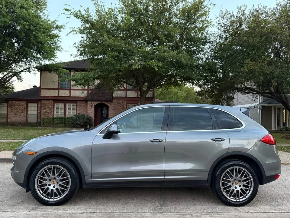 2014 Porsche 958 Cayenne S - Image 7 of 16