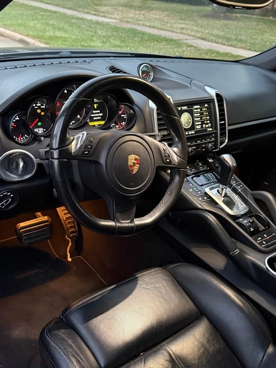2014 Porsche 958 Cayenne S - Image 9 of 16