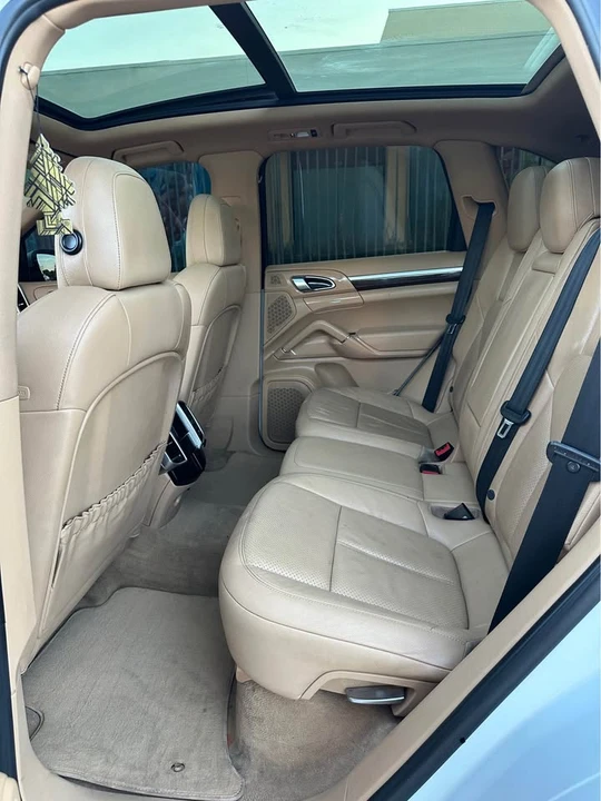 2014 Porsche 958 Cayenne - Image 10 of 20