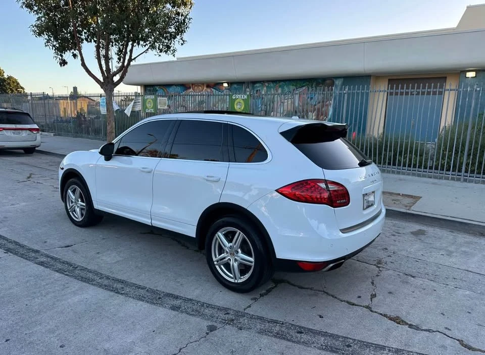 2014 Porsche 958 Cayenne - Image 19 of 20