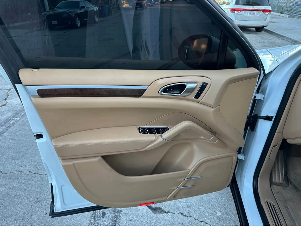 2014 Porsche 958 Cayenne - Image 5 of 20