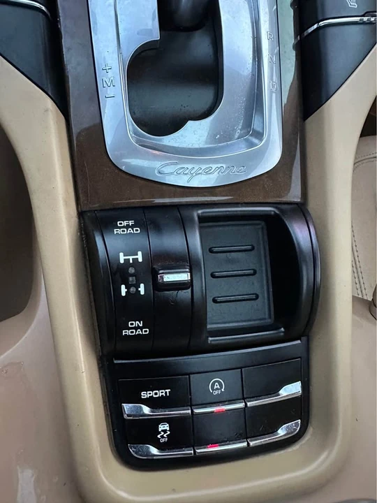 2014 Porsche 958 Cayenne - Image 17 of 20