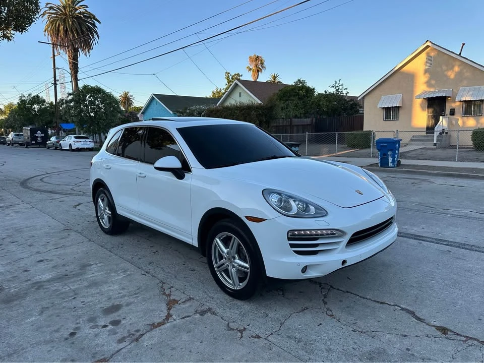 2014 Porsche 958 Cayenne - Image 2 of 20