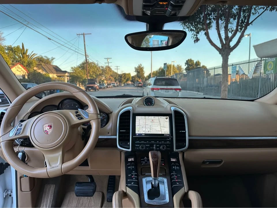2014 Porsche 958 Cayenne - Image 9 of 20