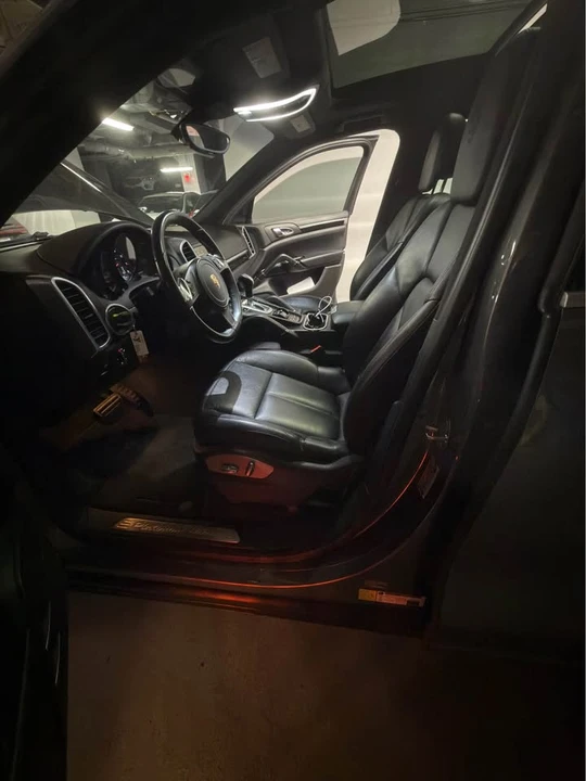 2014 Porsche 958 Cayenne - Image 2 of 11