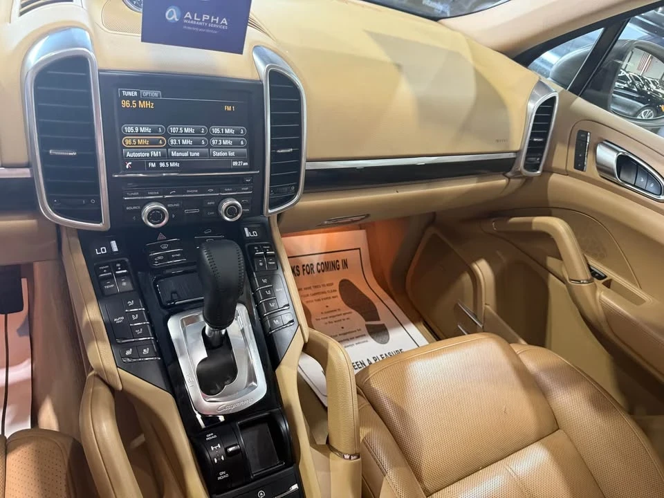 2014 Porsche 958 Cayenne - Image 9 of 10