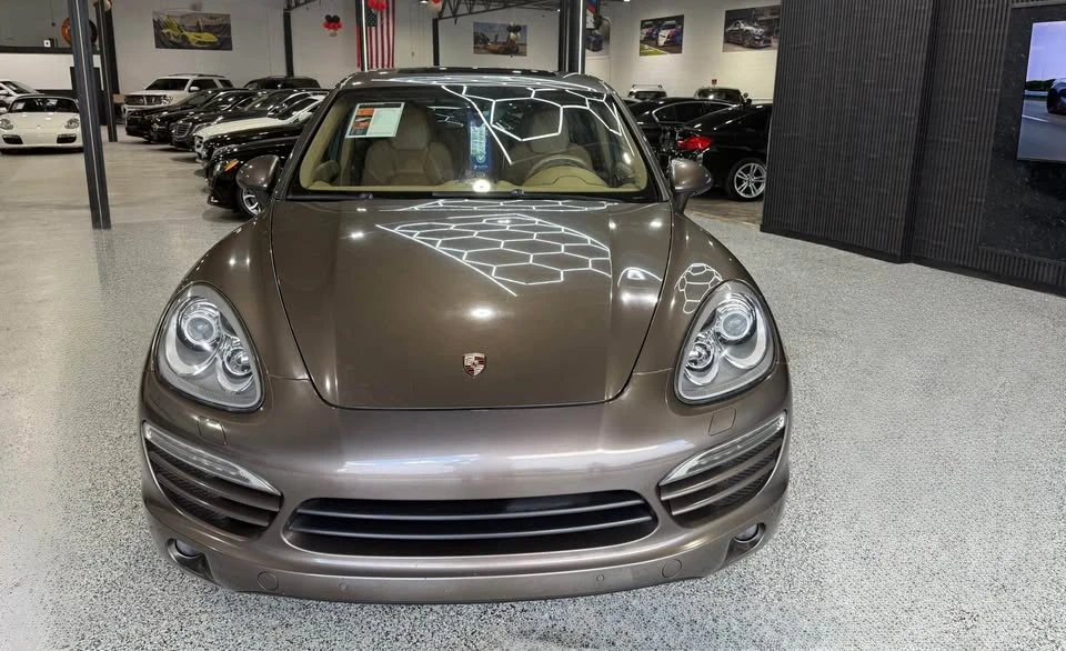 2014 Porsche 958 Cayenne - Image 2 of 10