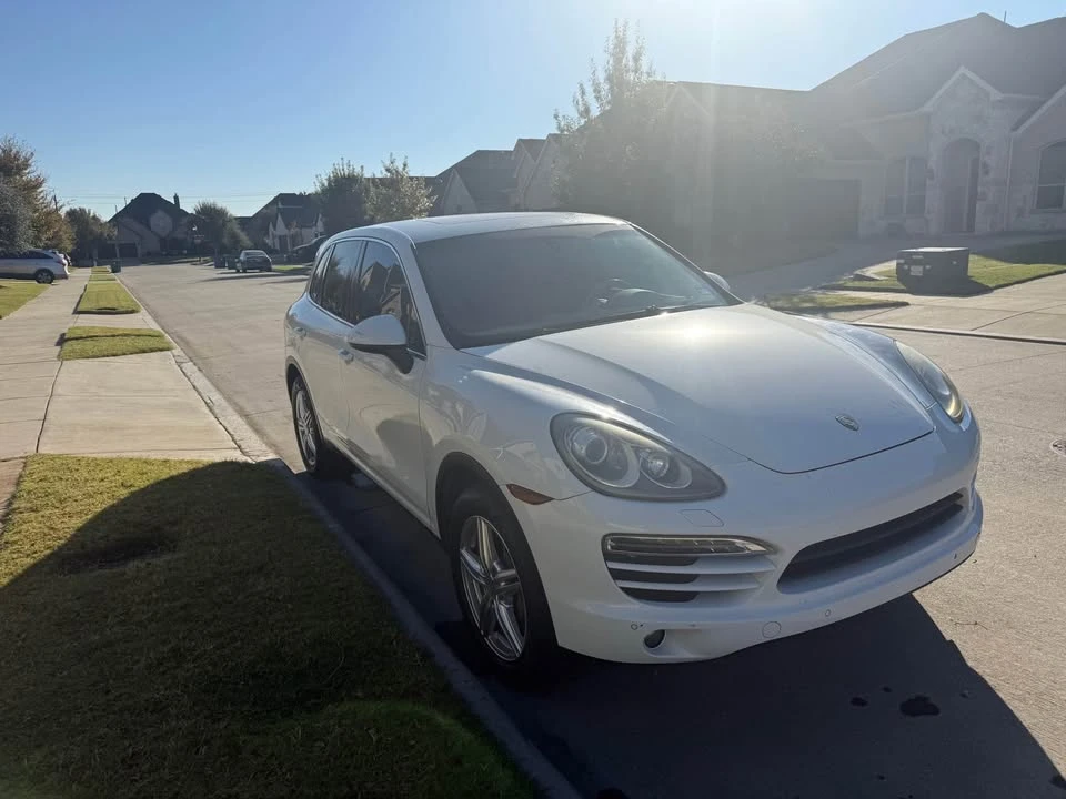 2014 Porsche 958 Cayenne - Image 3 of 8