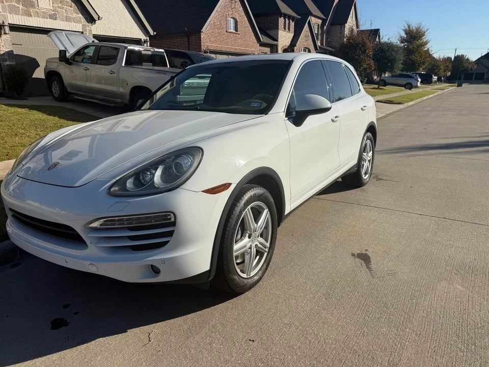 2014 Porsche 958 Cayenne - Image 2 of 8