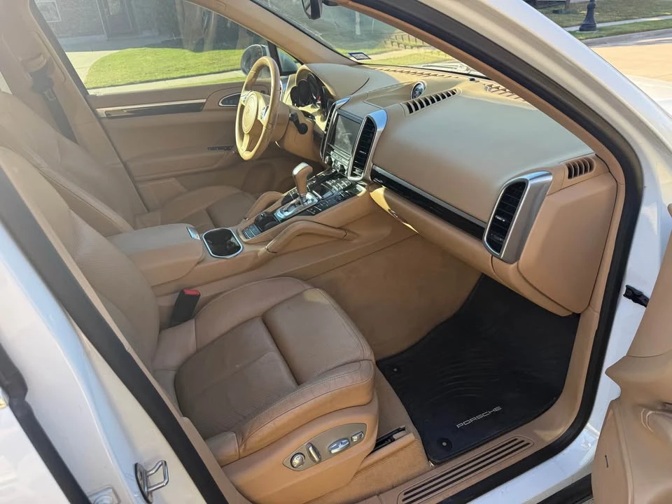 2014 Porsche 958 Cayenne - Image 5 of 8