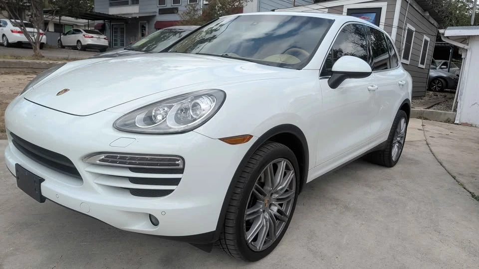 2014 Porsche 958 Cayenne - Image 8 of 20