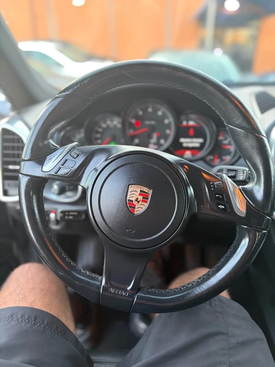 2014 Porsche 958 Cayenne - Image 10 of 20
