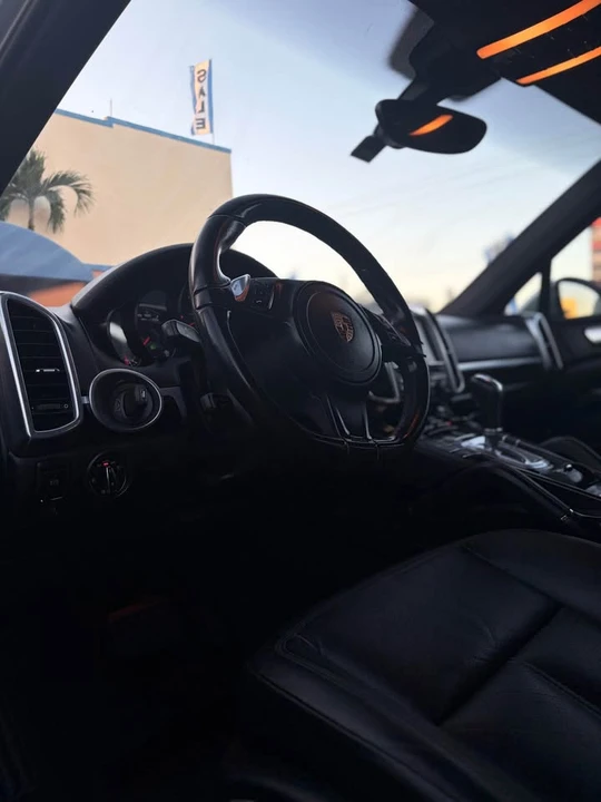 2014 Porsche 958 Cayenne - Image 14 of 20