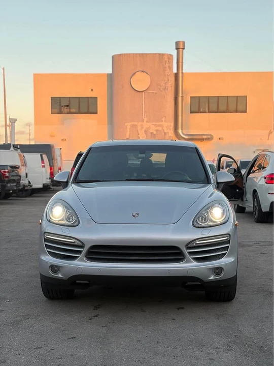 2014 Porsche 958 Cayenne - Image 8 of 20