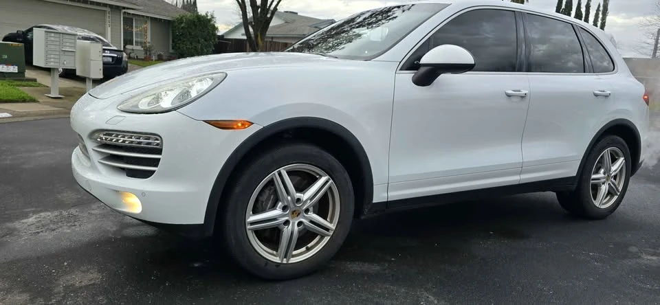 2014 Porsche 958 Cayenne - Image 2 of 9