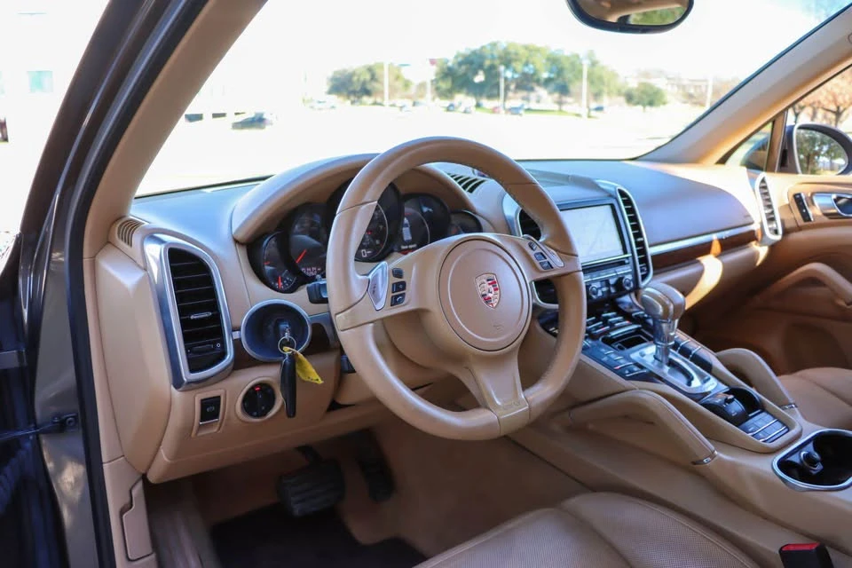 2014 Porsche 958 Cayenne - Image 8 of 12