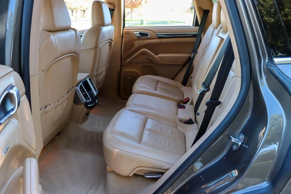 2014 Porsche 958 Cayenne - Image 10 of 12