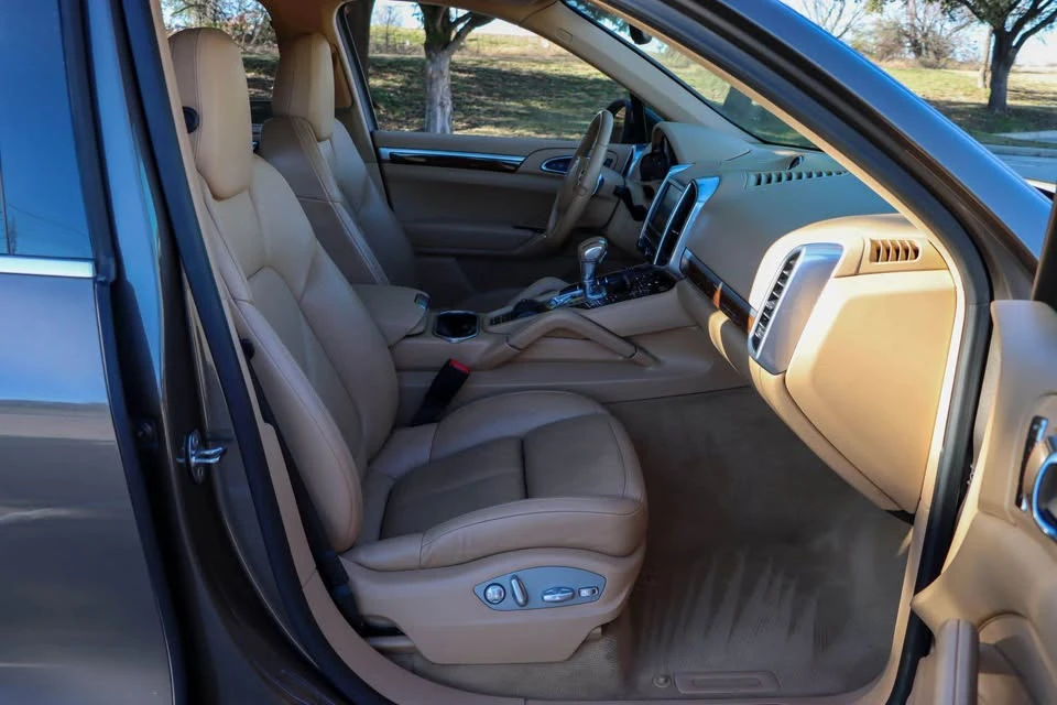 2014 Porsche 958 Cayenne - Image 11 of 12