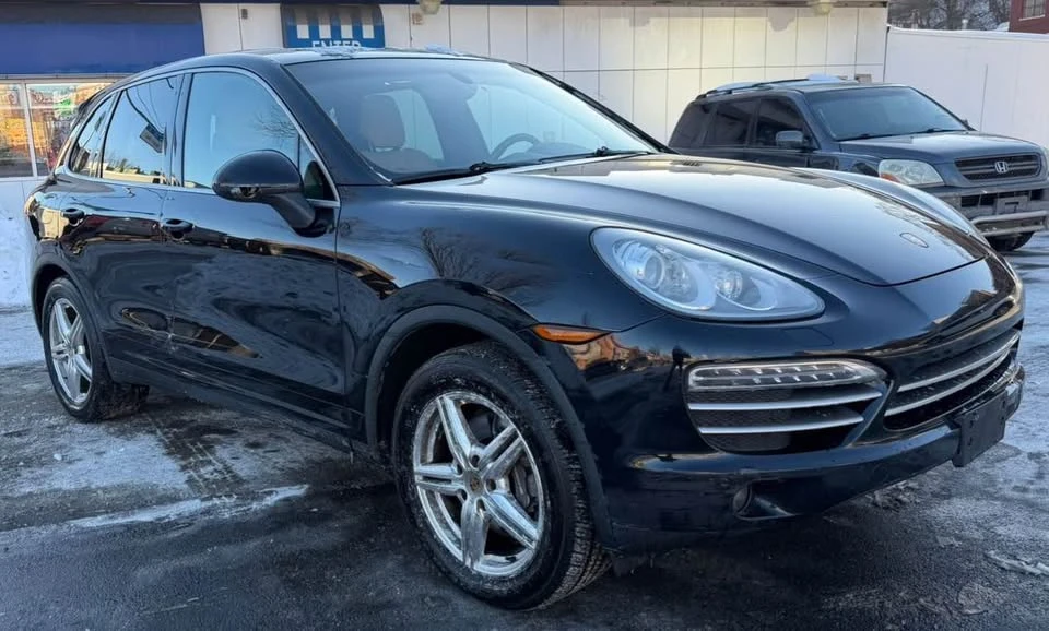 2014 Porsche 958 Cayenne - Image 2 of 10
