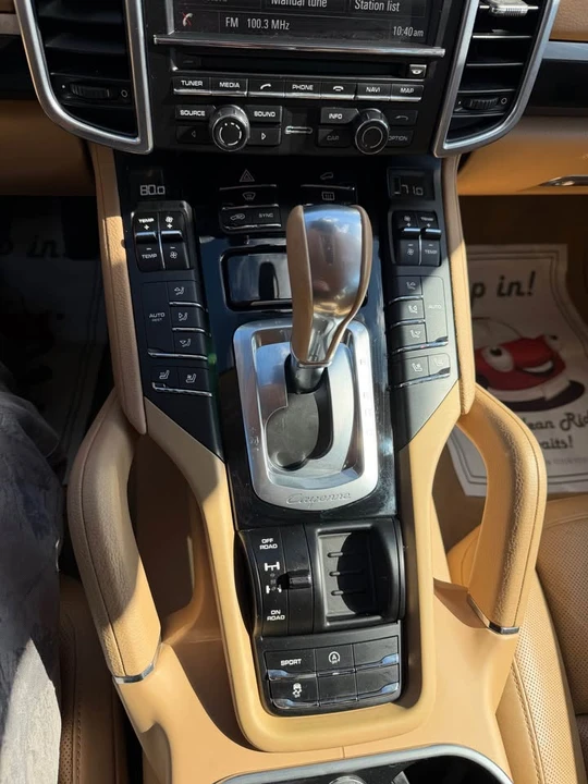 2014 Porsche 958 Cayenne - Image 10 of 16