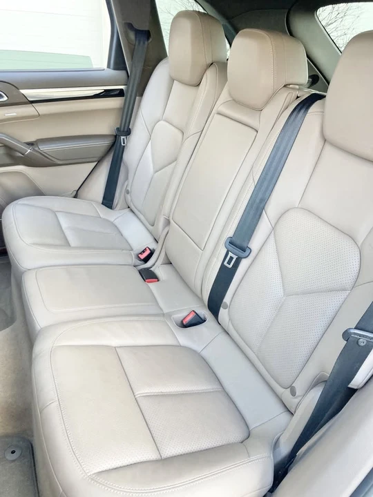 2014 Porsche 958 Cayenne - Image 8 of 17