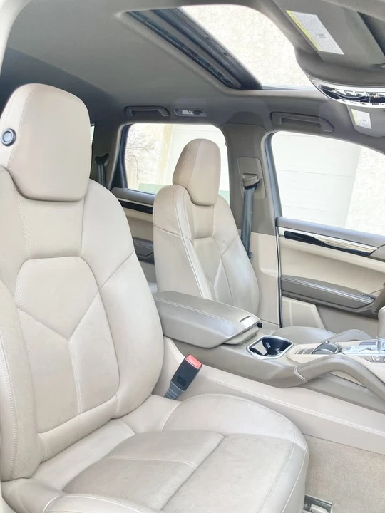 2014 Porsche 958 Cayenne - Image 7 of 17
