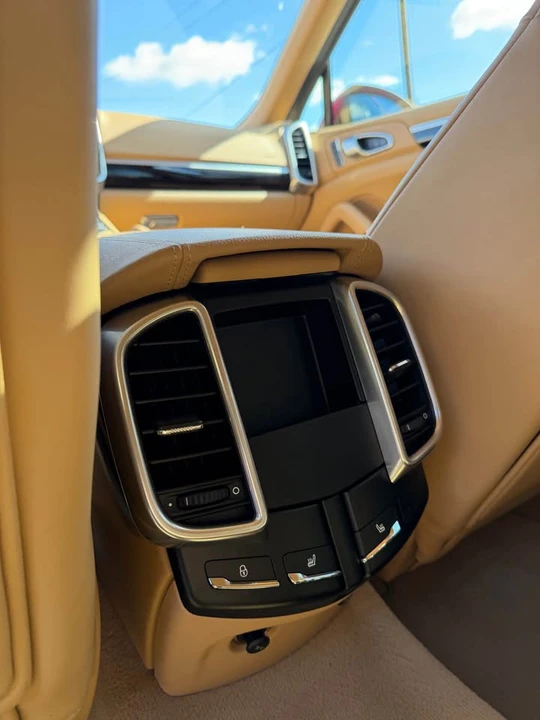 2014 Porsche 958 Cayenne - Image 15 of 16